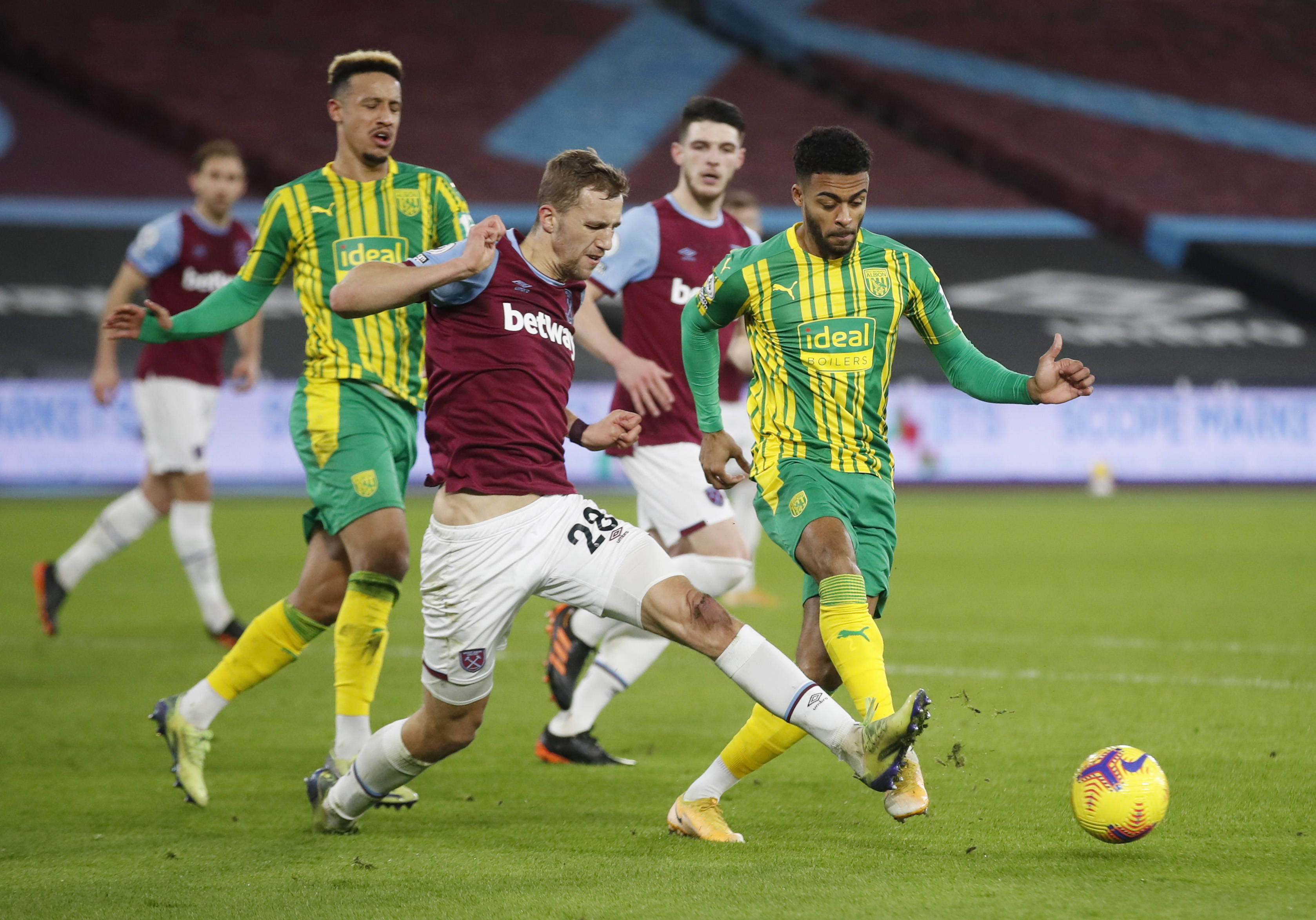 中场和后防 中场和后防